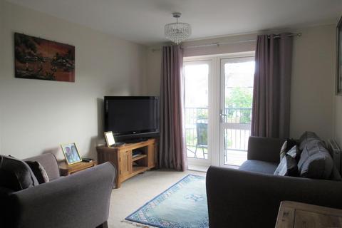 2 bedroom apartment to rent, Shingly Place, London E4