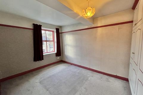 3 bedroom end of terrace house for sale, Primrose Lane, Glossop