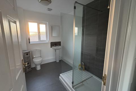 2 bedroom flat to rent, Fairlee Road, Newport