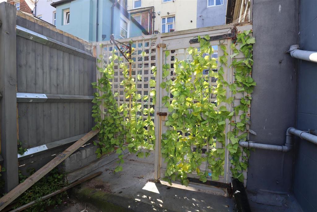 Courtyard garden