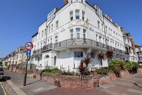 2 bedroom flat for sale, Marina, Bexhill-On-Sea