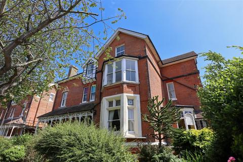 2 bedroom flat for sale, Pevensey Road, St. Leonards-on-sea