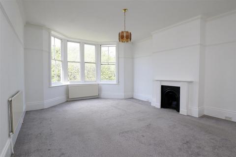 2 bedroom flat for sale, Pevensey Road, St. Leonards-on-sea
