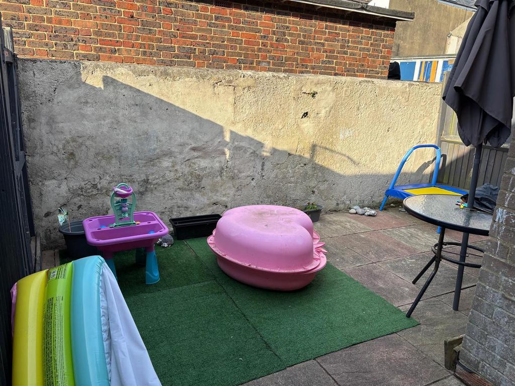 Courtyard garden