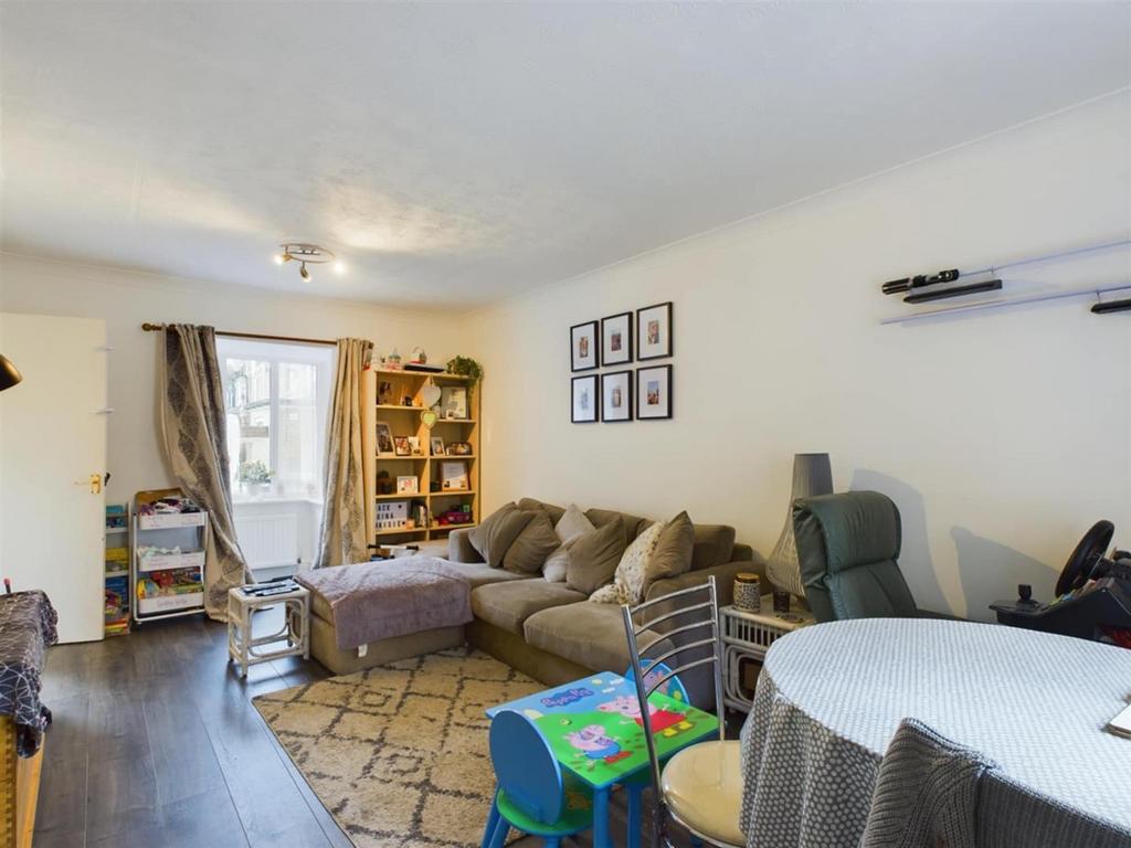 Living/dining room