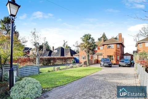 3 bedroom semi-detached house for sale, Coventry Road, Bulkington