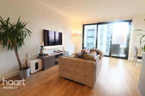 3 bedroom penthouse to rent, Weaver Walk, Wembley