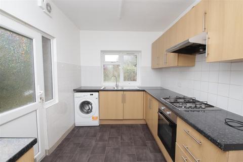 2 bedroom end of terrace house to rent, Percival Road, Enfield, EN1