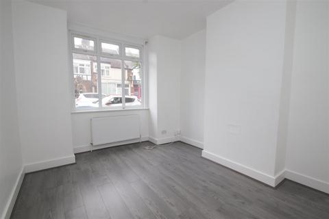 2 bedroom end of terrace house to rent, Percival Road, Enfield, EN1