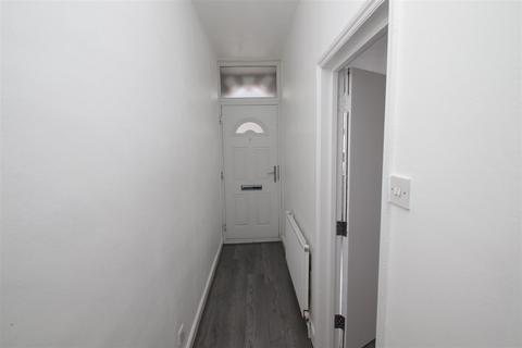 2 bedroom end of terrace house to rent, Percival Road, Enfield, EN1