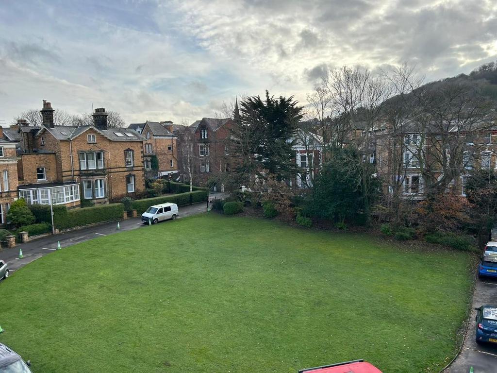 Roayl crescent.jpg
