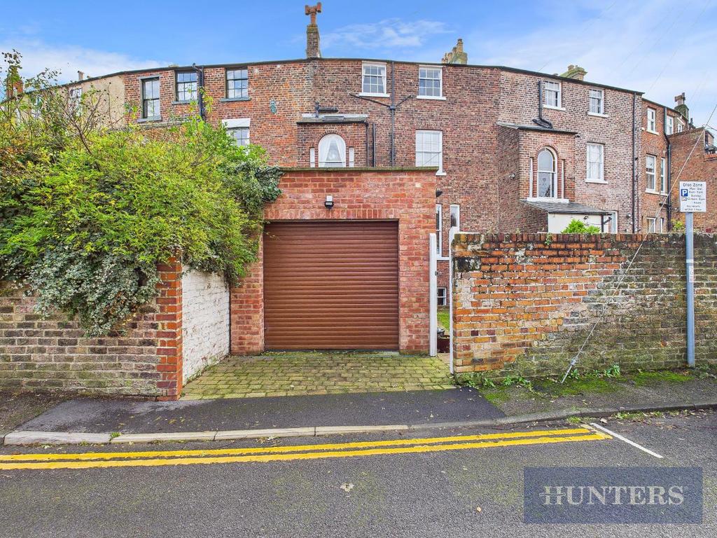 CAM05316 G0-PR0272-STILL006.jpg