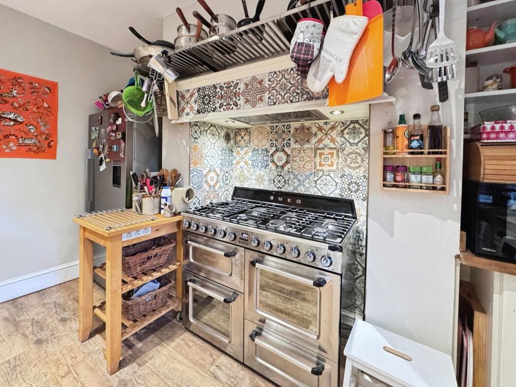 3222492e-kitchen.jpg