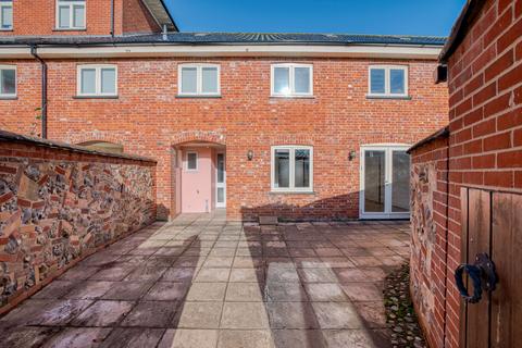 Cherry Tree Court, Diss IP22