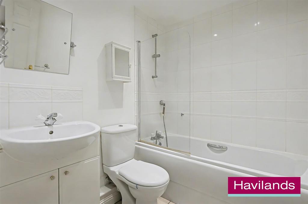12 Kinderton Close N14 5 AL-4.jpg