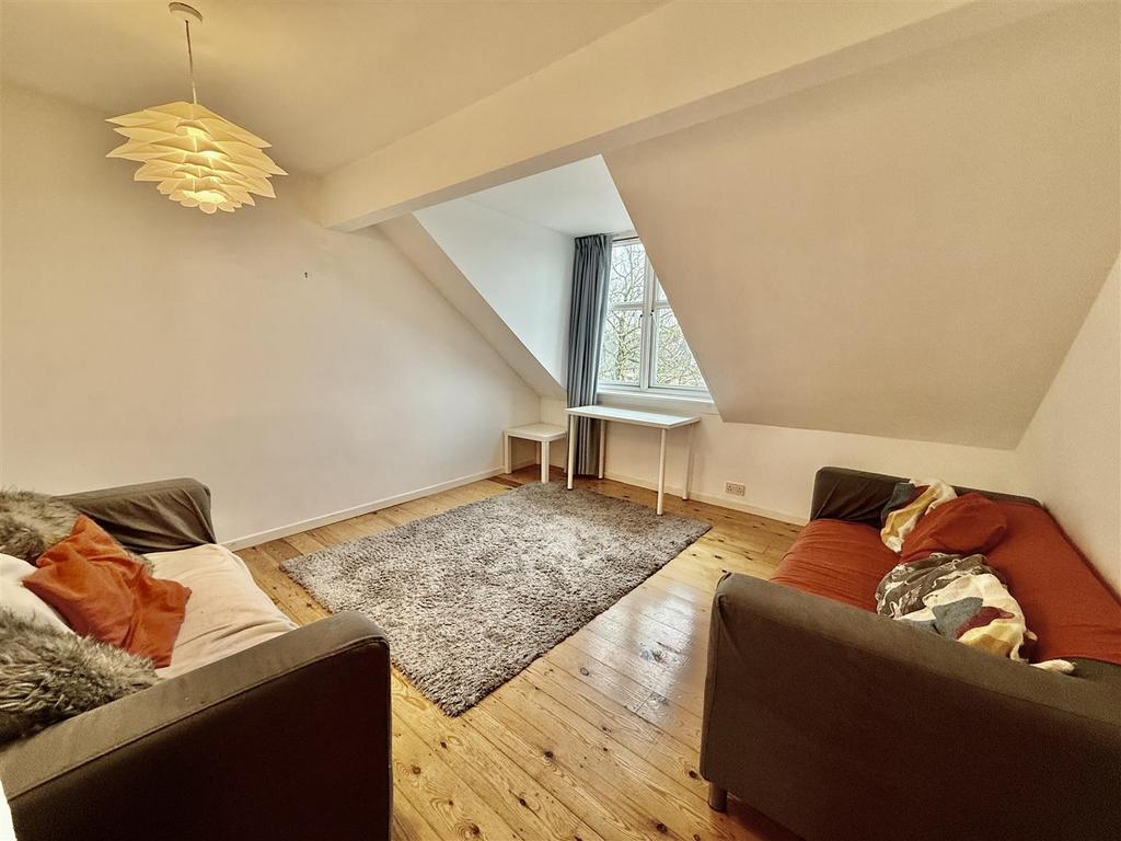 Lounge 81 c