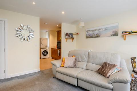 2 bedroom retirement property for sale, Parker Court, Haxby Road, New Earswick, York,YO32 4DU