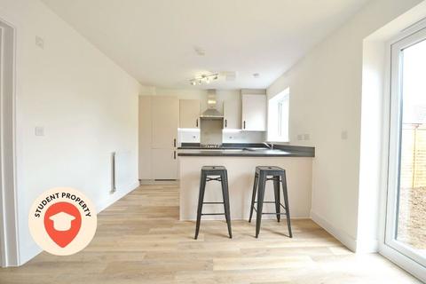 4 bedroom semi-detached house to rent, Clover Way, Stoke Gifford, Bristol, South Gloucestershire, BS34