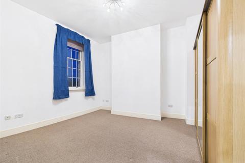1 bedroom apartment for sale, The Crescent, Gloucester, Gloucestershire, GL1