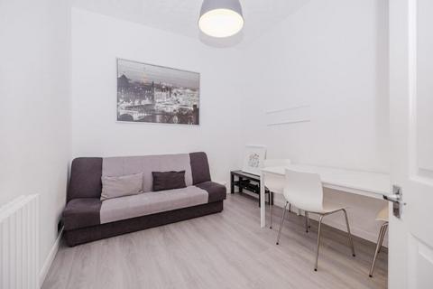 undefined, 2732LT – Bank Street, Edinburgh, EH1 2LN