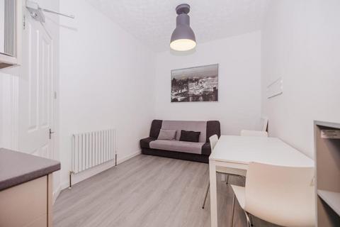 undefined, 2732LT – Bank Street, Edinburgh, EH1 2LN