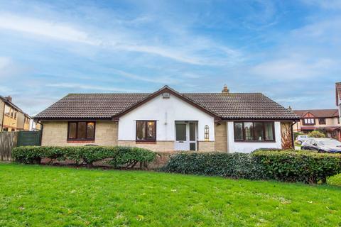 4 bedroom detached bungalow for sale, Birch Drive, Langford