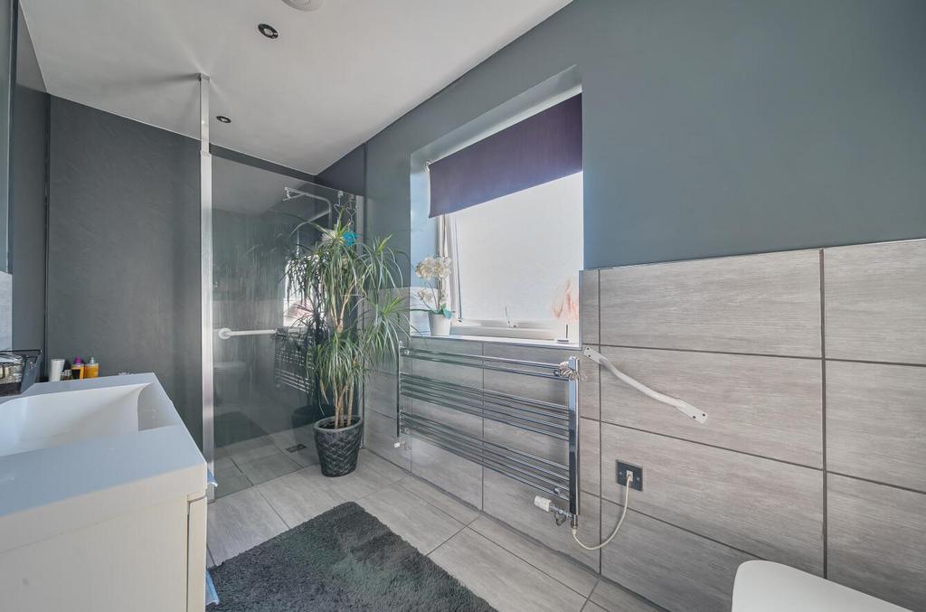 Ensuite.jpg