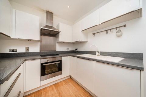 undefined, High Street, Brentford TW8