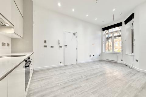 Studio to rent, Canfield Gardens, London NW6