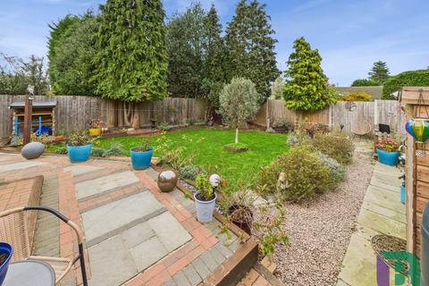 3 bedroom bungalow for sale, Theydon Avenue, Milton Keynes MK17