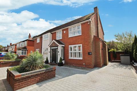 4 bedroom detached house to rent, Cornwall Avenue, Bolton, BL5