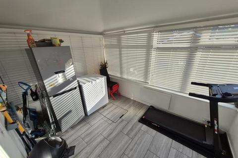 3 bedroom semi-detached house for sale, Canalside, Coventry