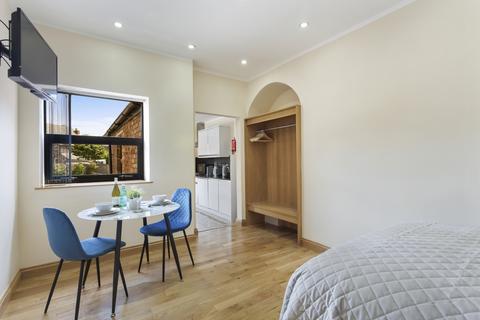 1 bedroom ground floor flat to rent, *INCLUSIVE OF ALL BILLS & COMMUNAL CLEANER* Studio 3, West One Studios, 15 - 17 Musters Road, West Bridgford, NG2
