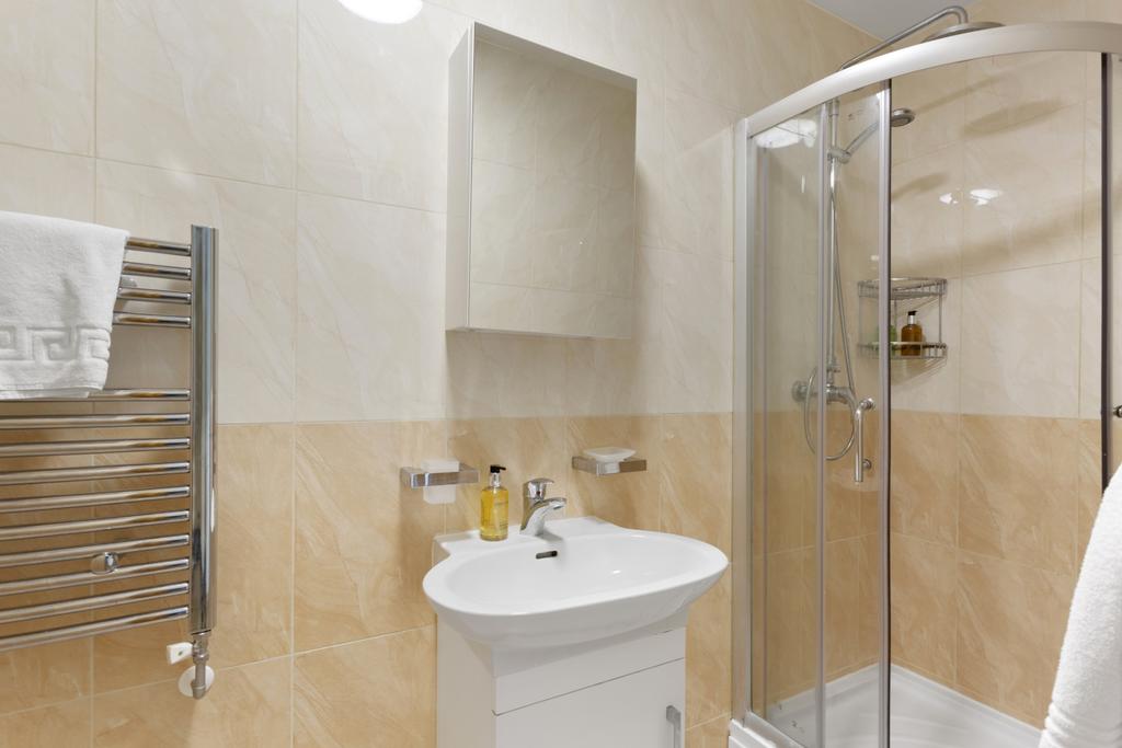 Apartment in Rushcliffe, Abbey Park - View 5