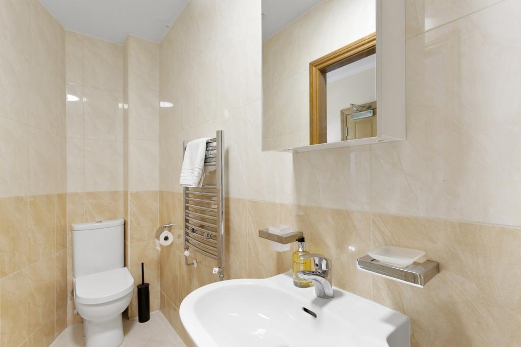 Apartment in Rushcliffe, Abbey Park - More