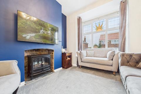 3 bedroom terraced house for sale, West Acridge, North Lincolnshire DN18