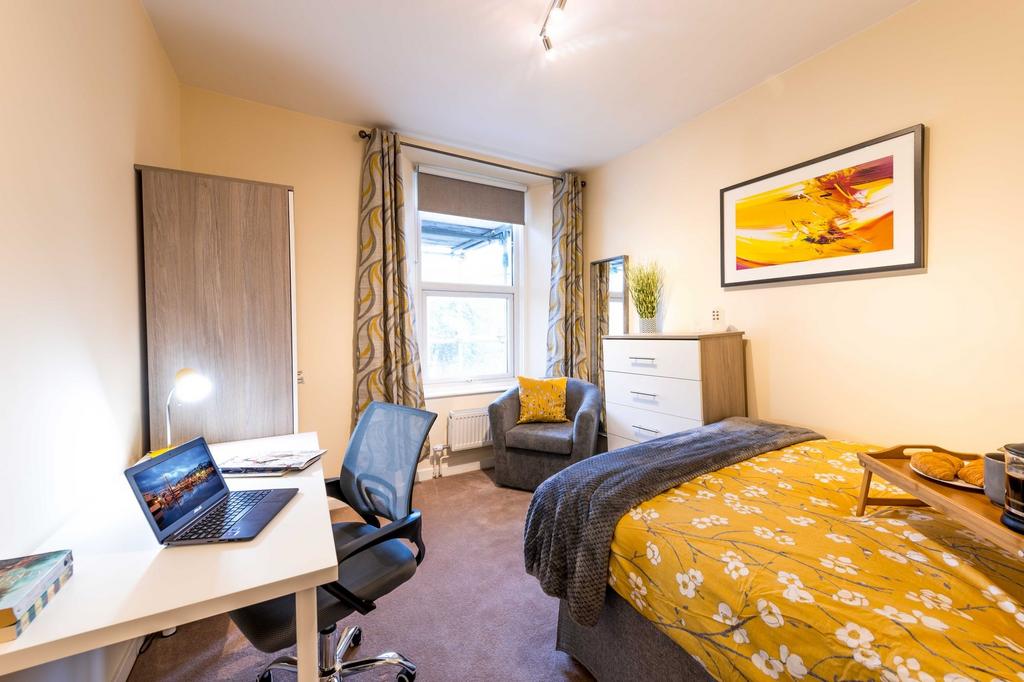 Bright, well-presented bedroom with a comfortab...