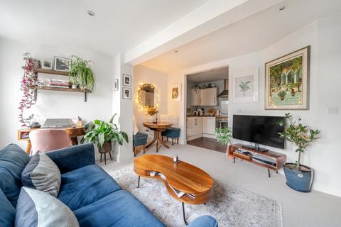 1 bedroom flat for sale, High Street, Esher, KT10