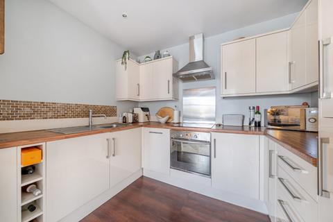 1 bedroom flat for sale, High Street, Esher, KT10
