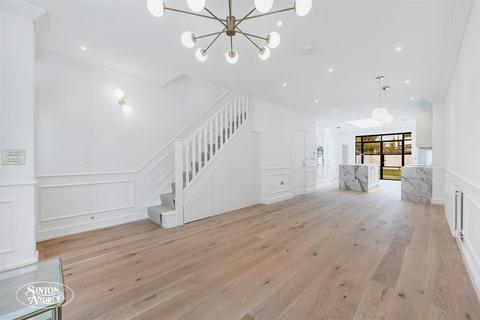 3 bedroom end of terrace house for sale, Chesham Terrace, London