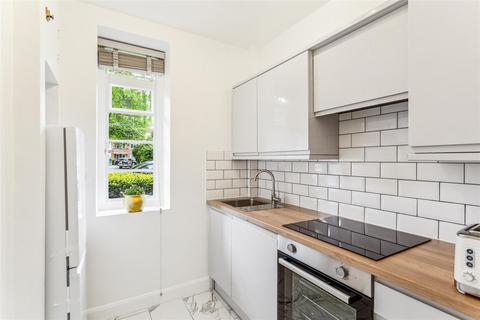 1 bedroom flat to rent, Watchfield Court, Sutton Court Road, London