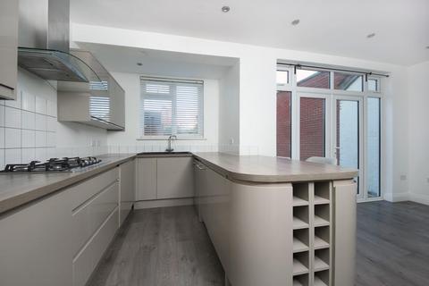 4 bedroom terraced house for sale, Park View, W3