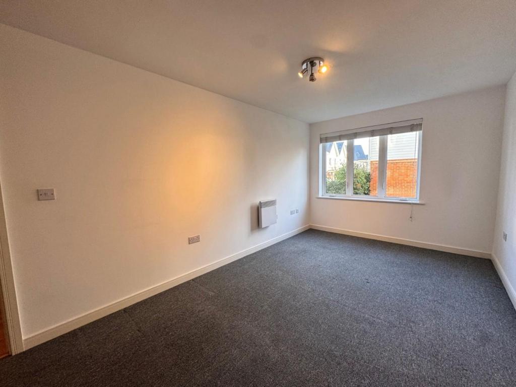 Bedroom..jpg