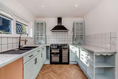 3 bedroom detached house for sale, 23 The Netherlands, Coulsdon CR5