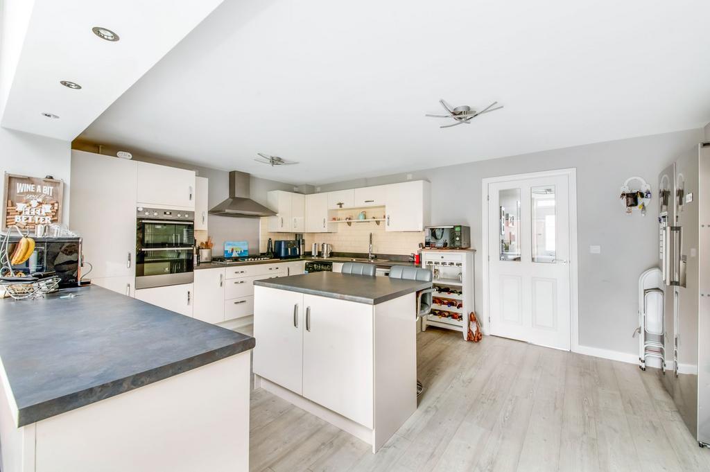 Living dining kitchen