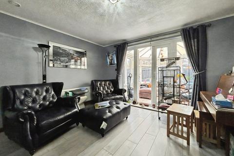 3 bedroom end of terrace house for sale, Waverdale Way, South Shields