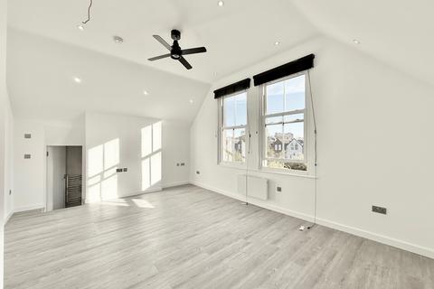 Studio to rent, Canfield Gardens, London NW6