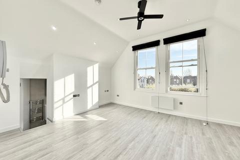 Studio to rent, Canfield Gardens, London NW6