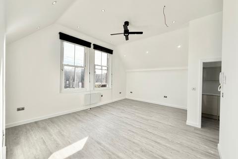 Studio to rent, Canfield Gardens, London NW6