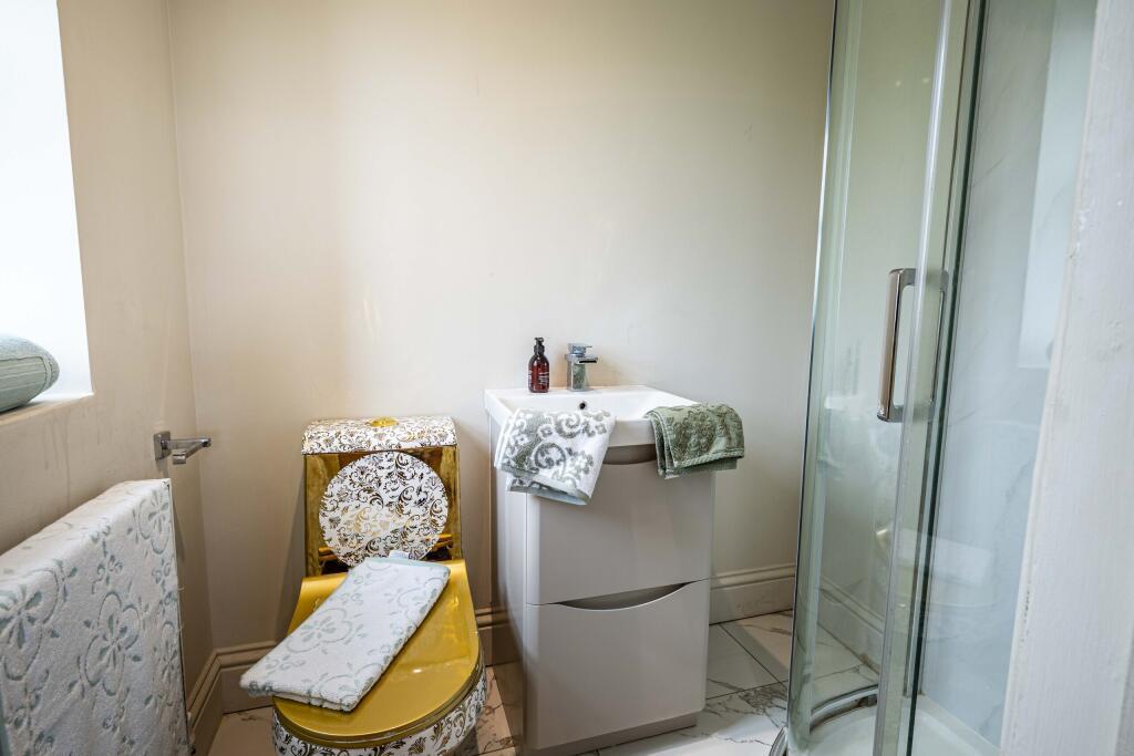 Ensuite